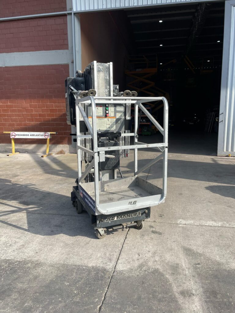 Elevador Unipersonal JLG AM30 / Serie 900033439
